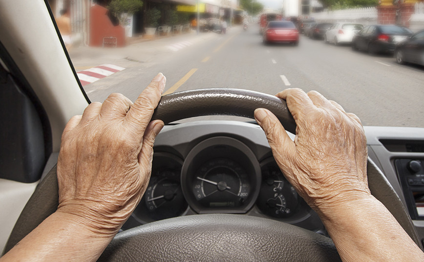 Πόσο…-παππούς-επιτρέπεται-να-είσαι-πίσω-από-το-τιμόνι;-–-Τα-θέματα-ασφάλειας-και-το-ηλικιακό-όριο