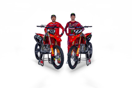 ducati-desmo-450mx-2024-–-Ιδού-η-motocross-μοτοσυκλέτα-της