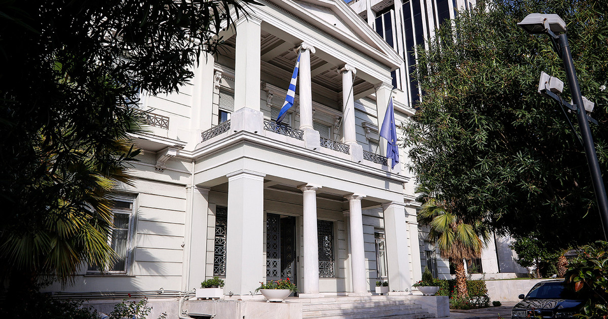 ΥΠΕΞ:-Η-ελληνική-κυβέρνηση-καταδικάζει-απερίφραστα-τις-επιθέσεις-του-Ιράν-προς-το-Ισραήλ