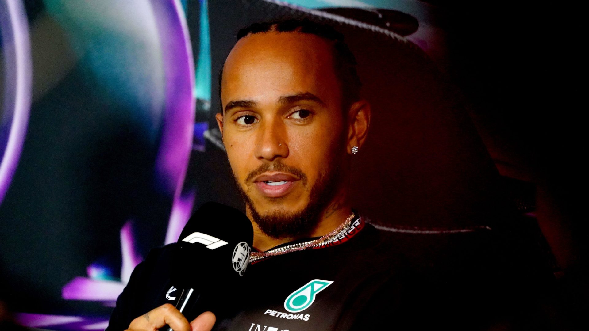f1-news:-lewis-hamilton-responds-to-angela-cullen-finding-new-driver-to-shadow