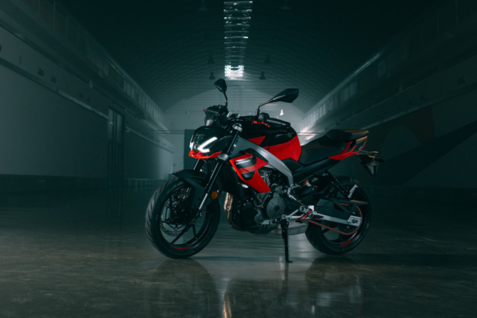 Νέο-aprilia-tuono-457-για-Α2-κατηγορία-διπλώματος