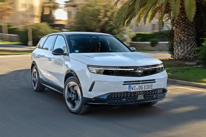 Οι…-καρχαρίες-στα-suv-grandland-και-frontera-της-opel,-περιμένουν-να-τους-ανακαλύψετε