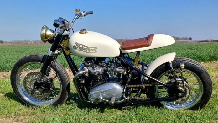 Πιο-όμορφη-και-από-την-αυθεντική-η-custom-triumph-t140-bonneville-bobber