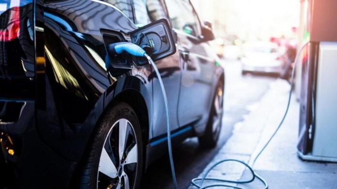 plug-in-υβριδικά-αυτοκίνητα:-Η-νέα-τάση-στην-αυτοκινητοβιομηχανία-των-επόμενων-ετών