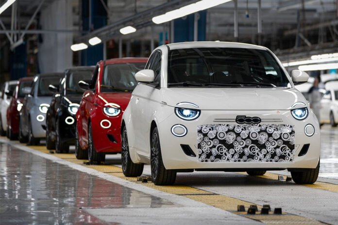 Με-σφραγίδα-“made-in-italy”-το-νέο-fiat-500-hybrid-Στο-Τορίνο-η-γραμμή-παραγωγής