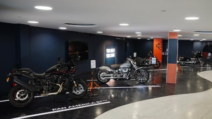 Η-harley-davidson-«παρκάρει»-στο-grand-resort-lagonissi