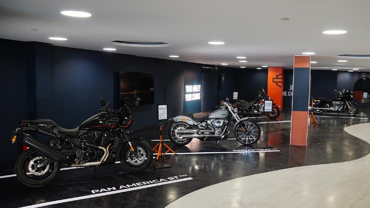 Η-harley-davidson-«παρκάρει»-στο-grand-resort-lagonissi