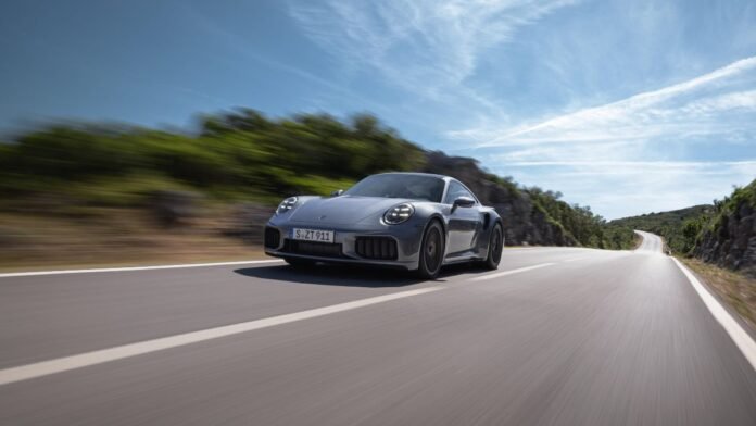 Επίσημο:-Αυτή-είναι-η-νέα-porsche-911-turbo-s