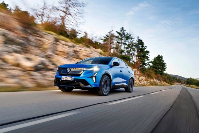 Με-το-super-hybrid-suv-υψηλών-επιδόσεων-rafale-η-renault-αλλάζει-επίπεδο