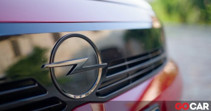 Εκπτώσεις-μέχρι-και-1000-ευρώ-σε-δύο-μοντέλα-της-opel-–-Το-ένα-είναι-suv-–-Η-γερμανική-εταιρεία-προχωρά-σε-επιθετική-εμπορική-πολιτική,-καθιστώντας-δύο-δημοφιλή-οχήματα-της-γκάμας-της-πιο-προσιτά-στο-αγοραστικό-κοινό.