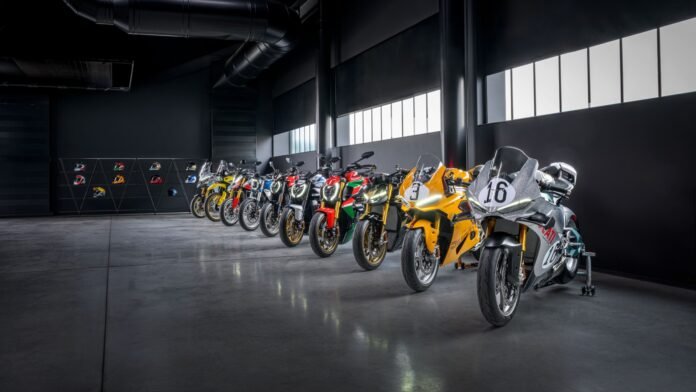 ducati-collezione-100:-Δέκα-μοναδικές-μοτοσυκλέτες-για-100-χρόνια-ιστορίας