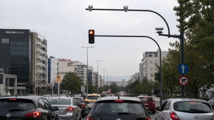 Κάμερες-στα-φανάρια-και-πορτοκαλί:-Ώρα-για-μια-πιο-σύγχρονη-προσέγγιση