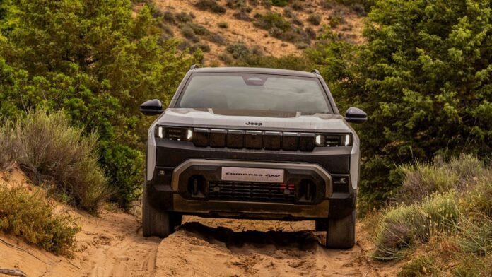Ιδού-το-ηλεκτρικό-τετρακίνητο-jeep-compass-4xe-με-375-άλογα