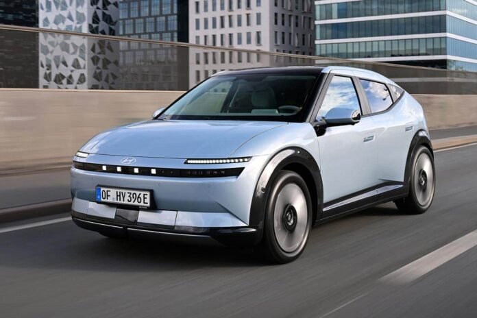 «Διαστημικό»-και-το-απλό-hyundai-ioniq-3