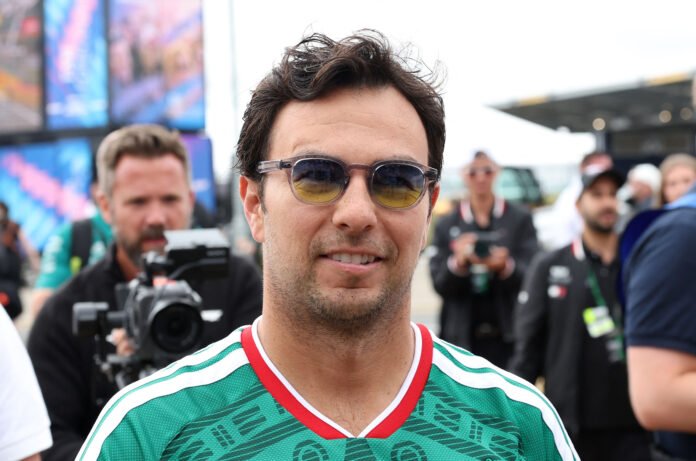 formula-1:-Ο-Σέρχιο-Πέρεζ-φόρεσε-τη-φανέλα-του-Μεξικού-στη-Μεγάλη-Βρετανία