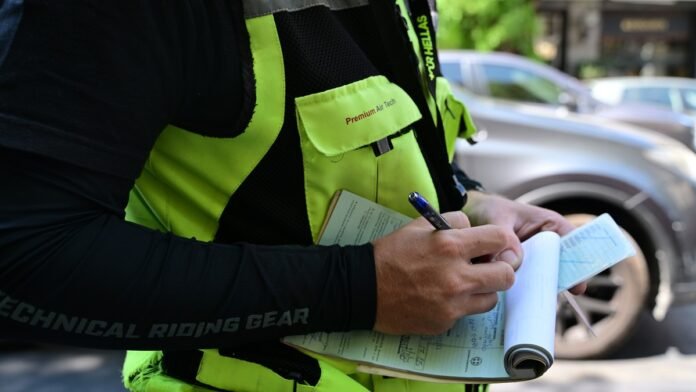 Σχεδόν-2.700-παραβάσεις-για-κράνος-και-11-συλλήψεις-για-αλκοόλ-στην-Αττική!