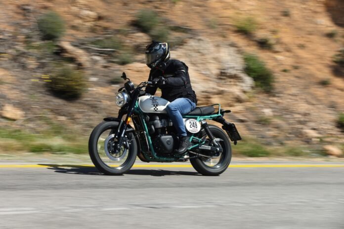 Δοκιμή-royal-enfield-interceptor-bear-650:-Νεορετρό-για-την-Ελλάδα