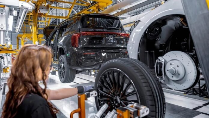 Γιατί-η-mercedes-benz-μεταφέρει-την-παραγωγή-στην-Ουγγαρία