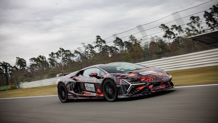 Με-ρεκόρ-από-τα…-πιτς-η-νέα-lamborghini-revuelto-sv-(+video)