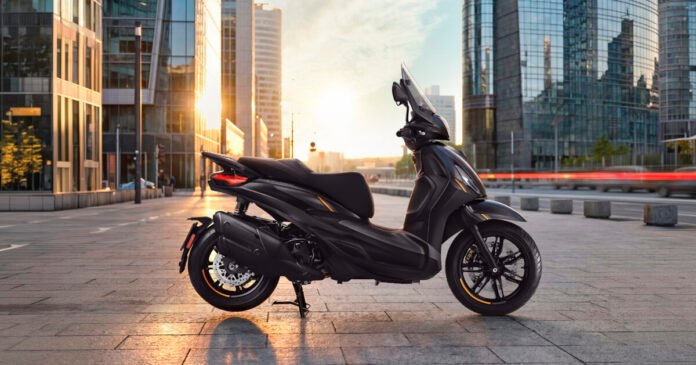 Το-piaggio-beverly-25th-anniversary-με-ειδικό-εξοπλισμό