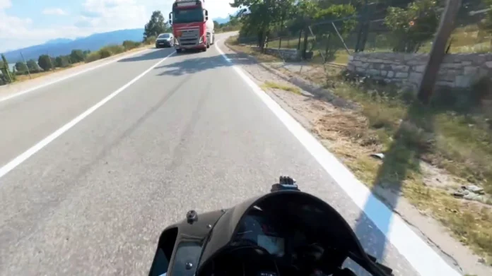 Απίστευτο-video:-Τον-έσωσε-η-ψυχραιμία-του!