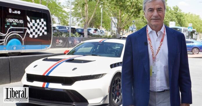 Ο-carlos-sainz-sr.-οδηγεί-mustang-gtd-σε-πίστα-formula-1