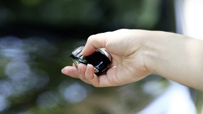Έτσι-κλέβουν-τα-αυτοκίνητα-με-σύστημα-keyless-–-Πώς-να-προστατευτείτε