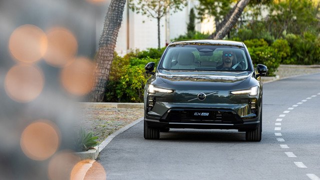 volvo:-Νέες-λειτουργίες-ασφαλείας-για-τα-ex60,-ex90-και-es90