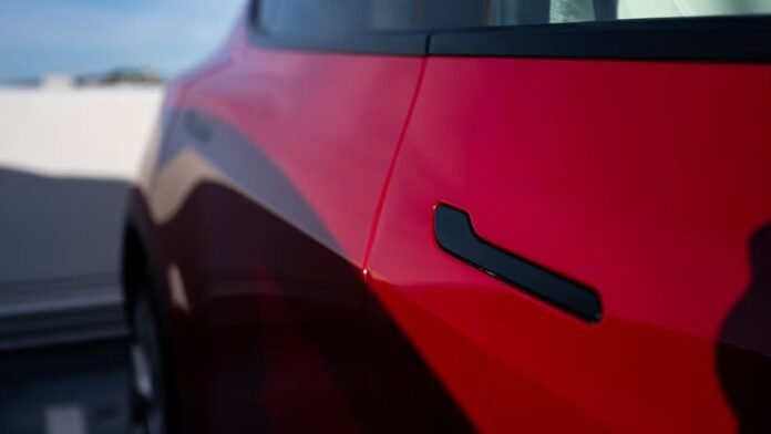 tesla:-Στο-μικροσκόπιο-της-Ευρώπης-οι…-πόρτες-της