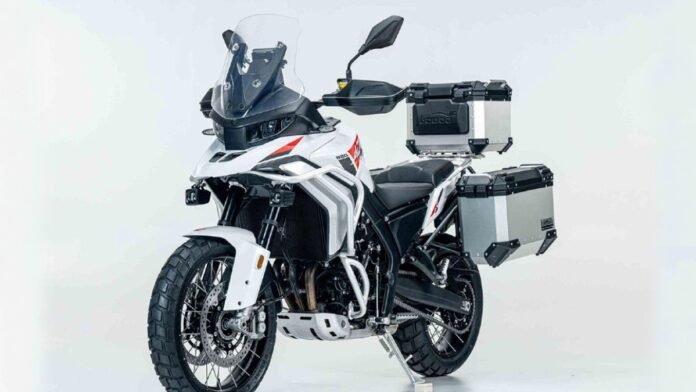 Τρικύλινδρη-adventure-παρουσίασε-η-zxmoto