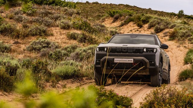 jeep-compass:-Νέες-εκδόσεις-με-μεγαλύτερη-αυτονομία