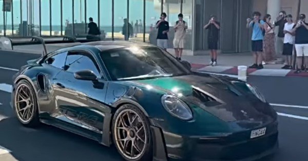 Δείτε-τη-βόλτα-του-lando-norris-στο-Μονακό-με-porsche-911-gt3-rs