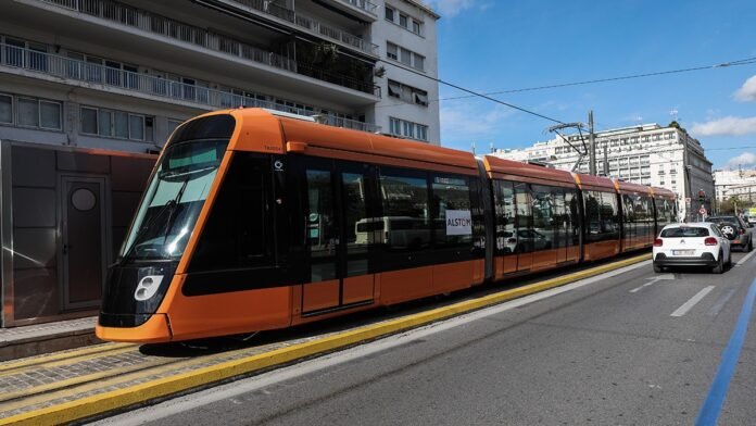 Τραμ-Αθήνας:-Περισσότερα-δρομολόγια,-μικρότεροι-χρόνοι-αναμονής