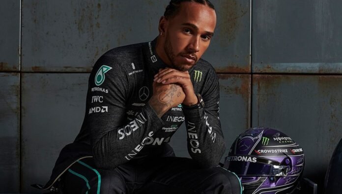 lewis-hamilton:-Ο-πρωταγωνιστής-της-formula-1-επαναπροσδιορίζει-το-ανδρικό-στυλ