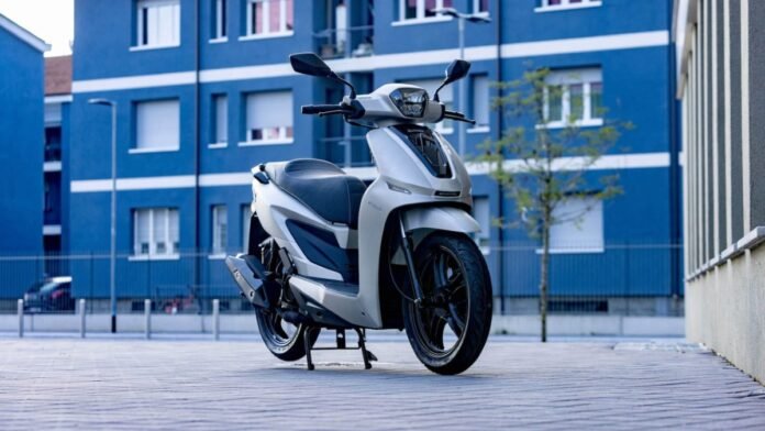 Καθημερινό-«εργαλείο»-από-την-um-motorcycles