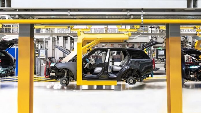 jaguar-land-rover:-Κόβει-4000-θέσεις-εργασίας-–-Το-σχέδιο-των-1,7-δισ.-λιρών