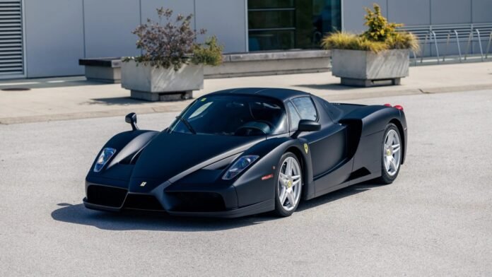 Μια-ferrari-enzo-σε-μοναδικό-χρωματισμό-βγαίνει-στο-σφυρί