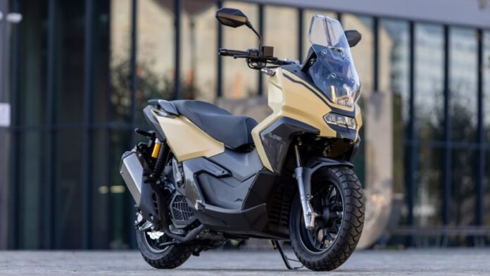 Με-το-νέο-125άρι-scooter-της-um-motorcycles-μπαίνεις-και-χώμα-(+τιμή)