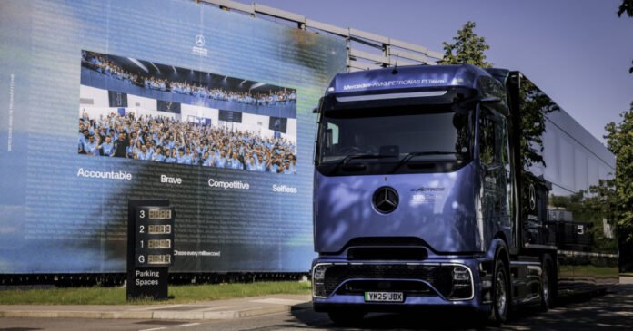 Η-mercedes-γίνεται-η-πρώτη-ομάδα-της-formula-1-με-ηλεκτρικό-φορτηγό