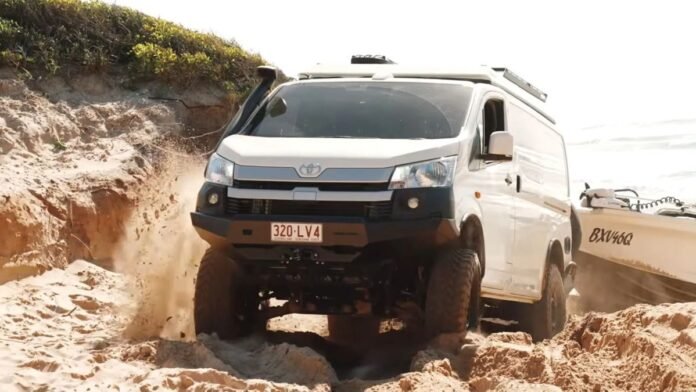 Το-toyota-hiace-γίνεται-και-τετρακίνητο-αυτοκινούμενο-(+video)