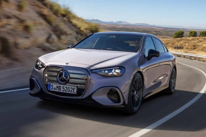 Νέα-βασική-ηλεκτρική-mercedes-c300-με-422-άλογα