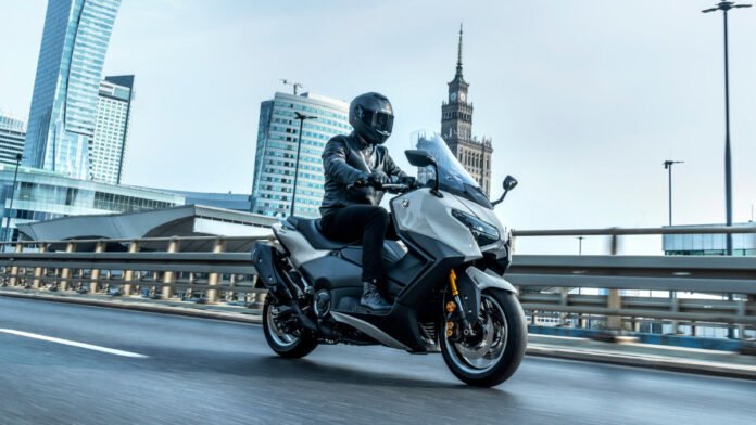 Το-εμβληματικό-yamaha-tmax-με-όφελος-1.000-ευρώ