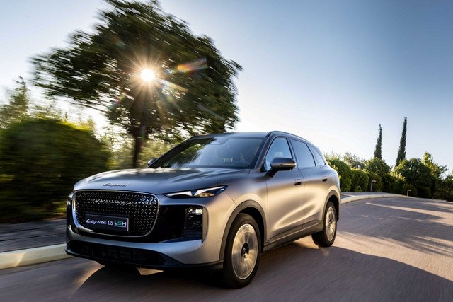 lepas-l8-phev:-Η-τεχνολογία-στην-υπηρεσία-του-«elegant-driving»