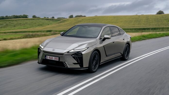 Οδηγούμε-το-νέο-lexus-es-στη-Δανία-(+video)