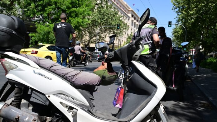 Σχεδόν-2.000-παραβάσεις-για-μη-χρήση-κράνους-σε-μία-εβδομάδα!