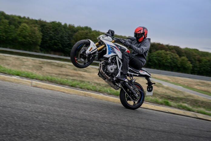 bmw:-Μετά-την-f-450-gs-τώρα-έχουμε-την-f-450-r