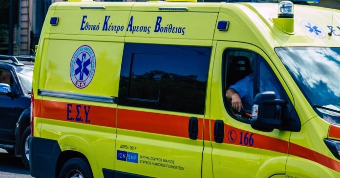 Τροχαίο-στην-Πατησίων:-Αυτοκίνητο-συγκρούστηκε-με-μηχανή