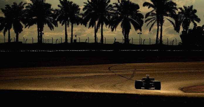 Το-16ο-grand-prix-του-Μπαχρέιν-λίγο-πριν-την-εκκίνηση:-Η-πίστα,-οι-νικητές-των-προηγούμενων-γκραν-πρι