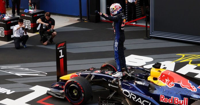 formula-1:-Ο-Μαξ-Φερστάπεν-ανέβηκε-ξανά-στο-θρόνο-της-Μαλαισίας-και-«σάρωσε»-όλα-τα-ρεκόρ!