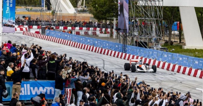 to-“allwyn-x-mclaren-racing:-live-in-athens”-έφερε-τη-formula-1-στην-Ελλάδα